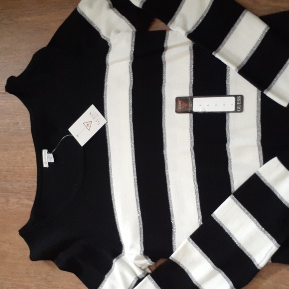 NWT Guess black and white sweater - Picture 2 of 4